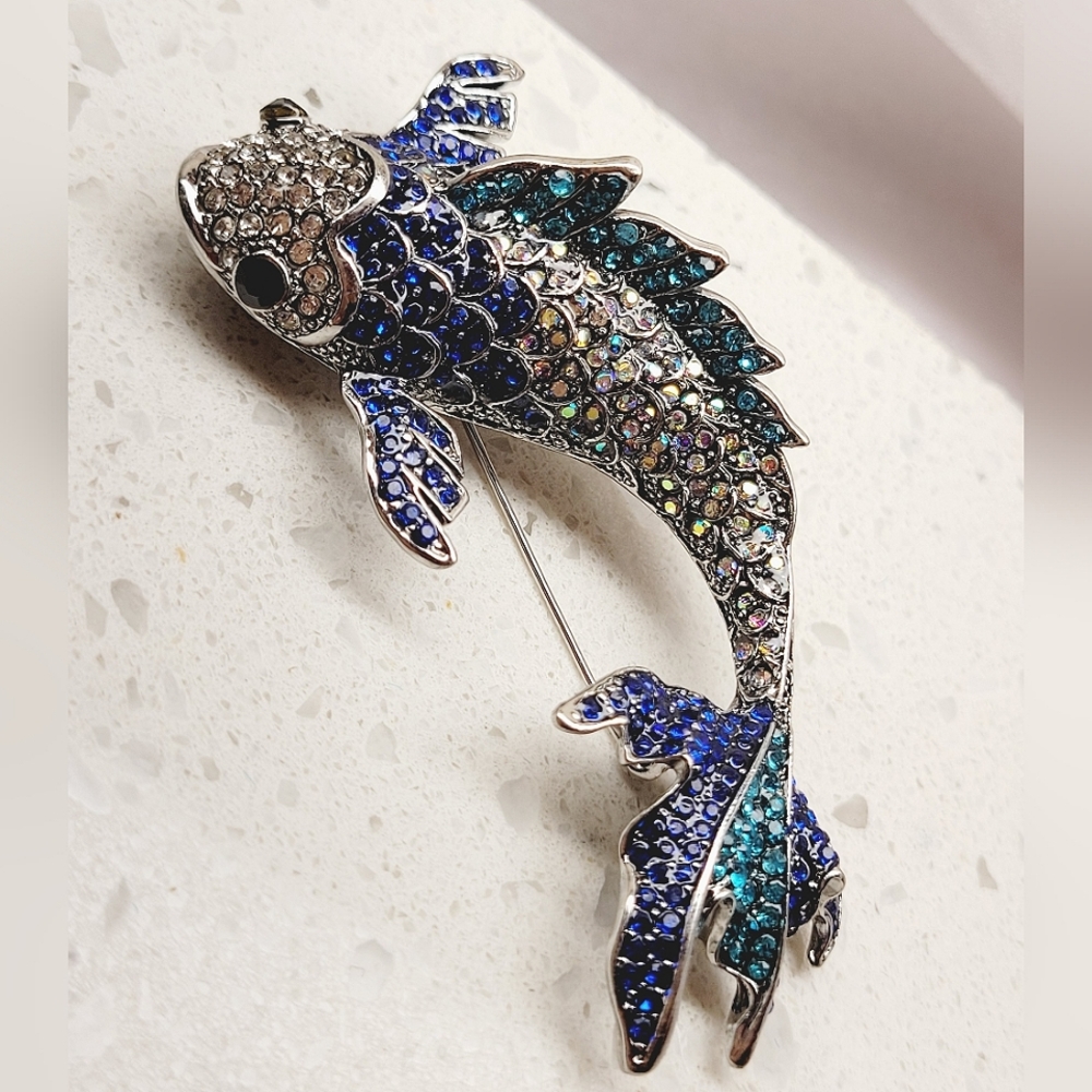 Sparkling 3-D Koi Fish Pendant Necklace NWT